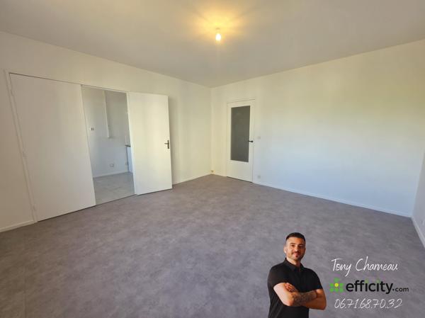 Appartement
         2 pièces
        - 40 m² 86 500 € *