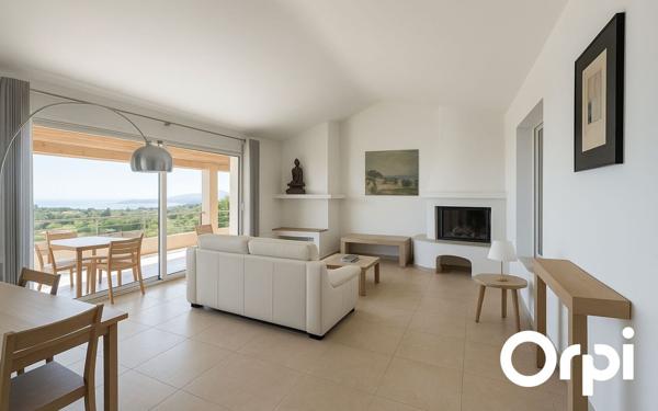 Maison à vendre    5 pièces •  Zonza