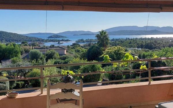 Maison à vendre    5 pièces •  Zonza