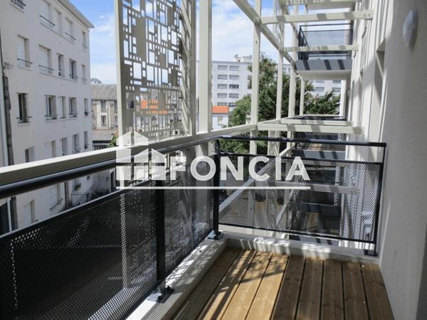 Location Appartement 2 pièces 51.96 m² - 150 BOULEVARD JEAN ROYER Tours 37000