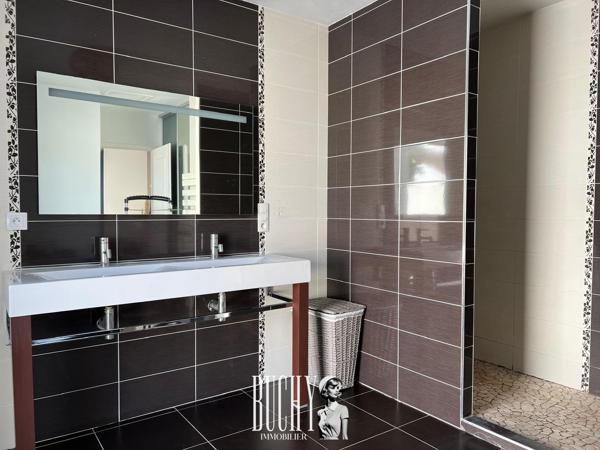 Maison 4 pièce(s) 3 chambre(s) 147 m²