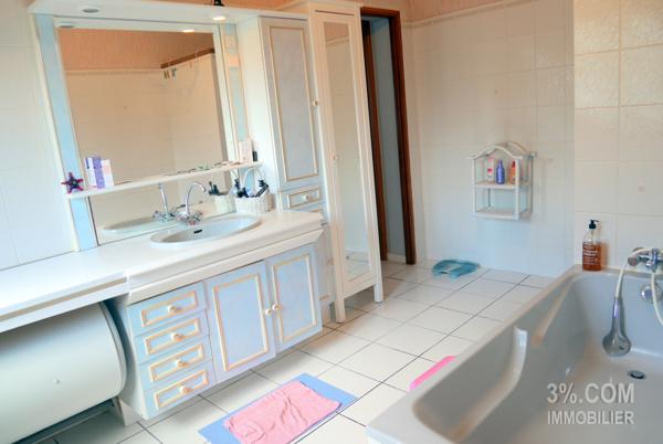 Maison atypique de 190m², 4 Chambres, Garage 55m², Jardin 684m² Saint-Léger-les-Vignes (44710)