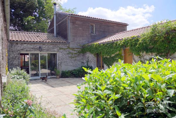 Maison atypique de 190m², 4 Chambres, Garage 55m², Jardin 684m² Saint-Léger-les-Vignes (44710)