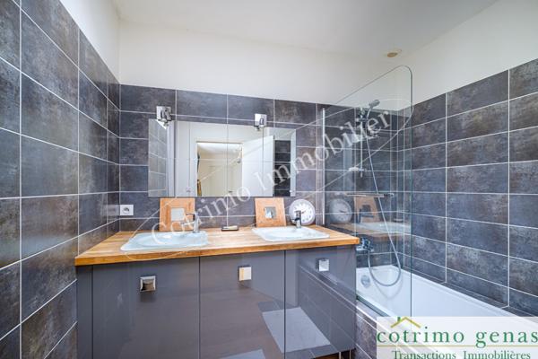 Chassieu Villa contemporaine 242m² hab+piscine+annexes
