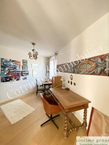 Chassieu Villa contemporaine 242m² hab+piscine+annexes