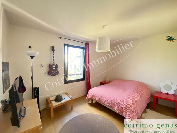 Chassieu Villa contemporaine 242m² hab+piscine+annexes