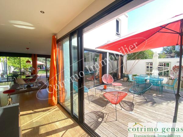 Chassieu Villa contemporaine 242m² hab+piscine+annexes