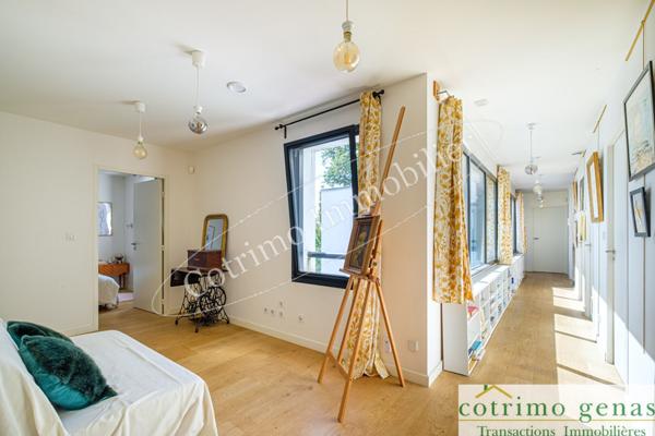 Chassieu Villa contemporaine 242m² hab+piscine+annexes