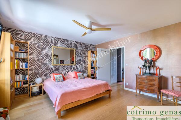 Chassieu Villa contemporaine 242m² hab+piscine+annexes