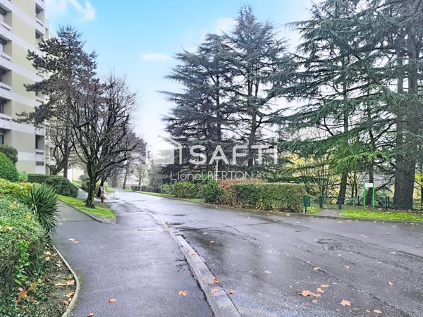 Appartement spacieux 4 pièces de 93 m2 et balcons