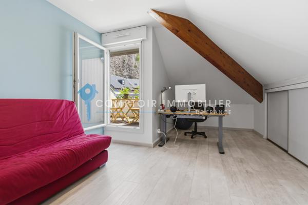 Duplex
                                                                                                                                                                                                                                                                                                                        4 pièce(s)                                                                                                                                                                                                          2 chambre(s)                                                                                                                                                                                                          110  m²