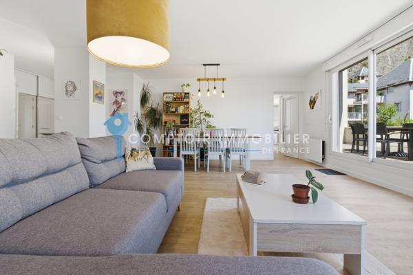 Duplex
                                                                                                                                                                                                                                                                                                                        4 pièce(s)                                                                                                                                                                                                          2 chambre(s)                                                                                                                                                                                                          110  m²