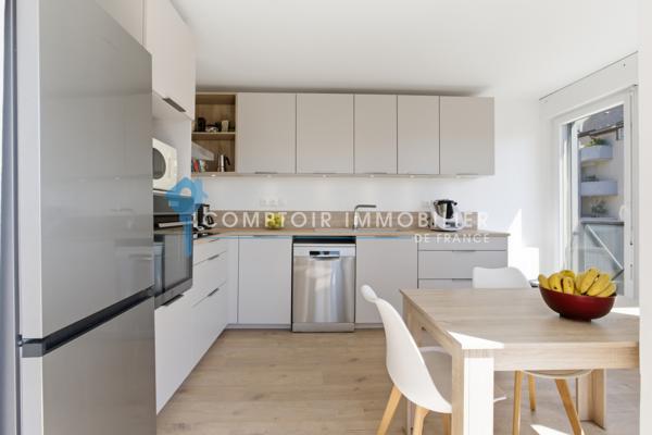 Duplex
                                                                                                                                                                                                                                                                                                                        4 pièce(s)                                                                                                                                                                                                          2 chambre(s)                                                                                                                                                                                                          110  m²