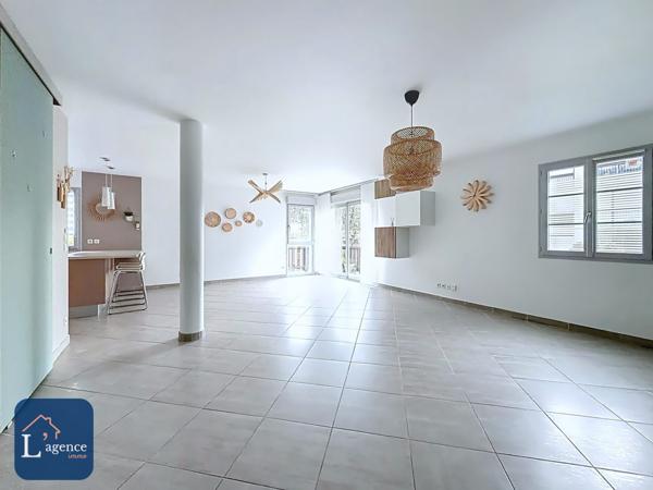 Maison T5 en triplex 140 m² 4 chambres avec balcon, jardin et grand garage double environnement calme en centre ville de Gex 01170