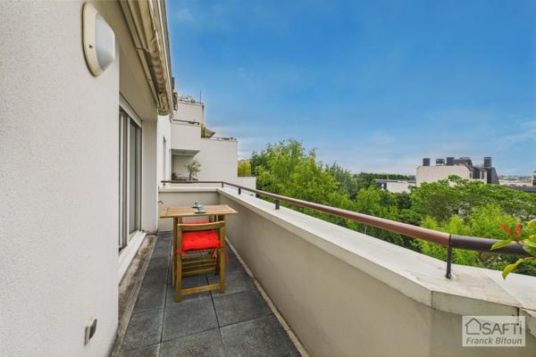 Centre-ville. Beau 4 pièces moderne avec terrasse, cave et parking.