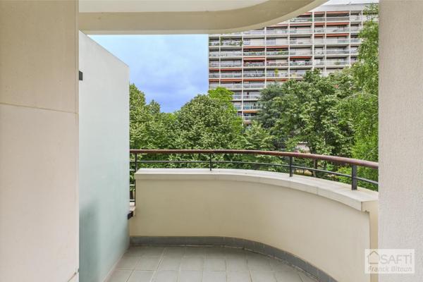 Centre-ville. Beau 4 pièces moderne avec terrasse, cave et parking.