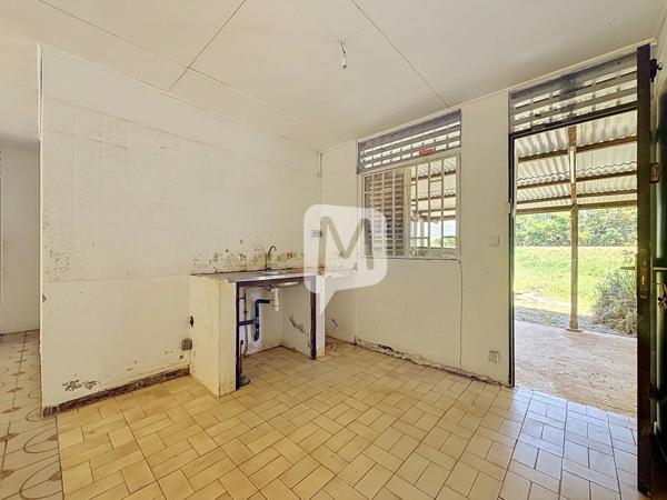 DPT GUYANE, à vendre RÉMIRE-MONTJOLY Maison T5 Pain-pied de 73 m2 sur un terrain de 1 702 m2