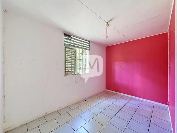 DPT GUYANE, à vendre RÉMIRE-MONTJOLY Maison T5 Pain-pied de 73 m2 sur un terrain de 1 702 m2