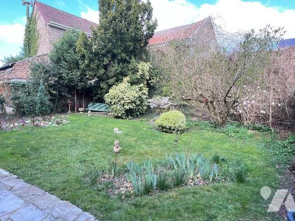 CENTRE VILLE - Une maison à vendre avec une surface habitable de 182 m², la maison comprend un ...