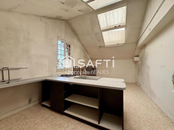 Ensemble immobilier avec hangars et appartements