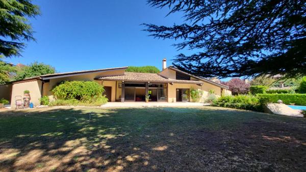 Mussidan Maison d'architecte 10 pièces, 290 m² habitables piscine parcelle de 3110m²