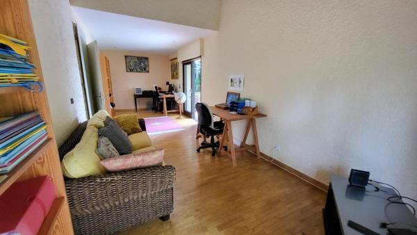 Mussidan Maison d'architecte 10 pièces, 290 m² habitables piscine parcelle de 3110m²