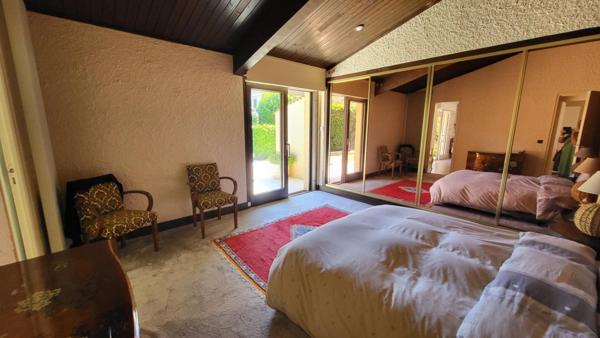 Mussidan Maison d'architecte 10 pièces, 290 m² habitables piscine parcelle de 3110m²