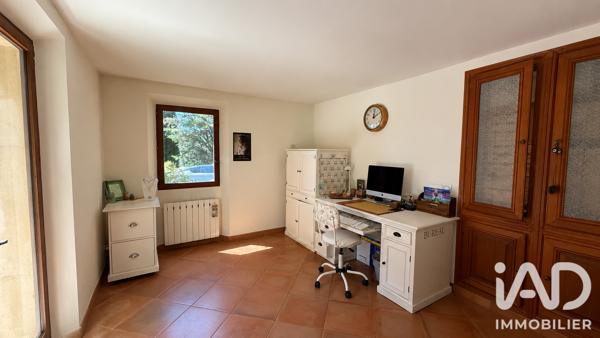Maison à vendre 8 pièces 232 m² Le Castellet