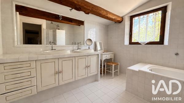 Maison à vendre 8 pièces 232 m² Le Castellet