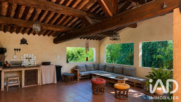 Maison à vendre 8 pièces 232 m² Le Castellet