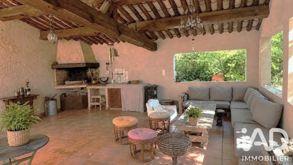 Maison à vendre 8 pièces 232 m² Le Castellet