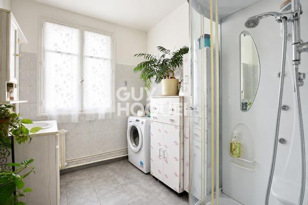 Appartement 3 pièces de 74 m² – Emplacement idéal au pied du RER E