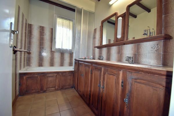 Aiglun, Maison individuelle 6 pièces, 5 chambres avec jardin, terrasse et garage de 30 m²
