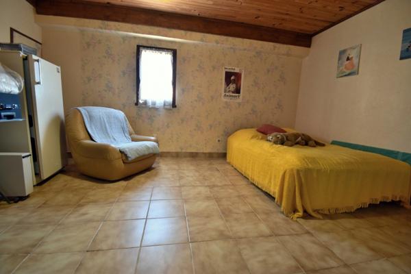 Aiglun, Maison individuelle 6 pièces, 5 chambres avec jardin, terrasse et garage de 30 m²