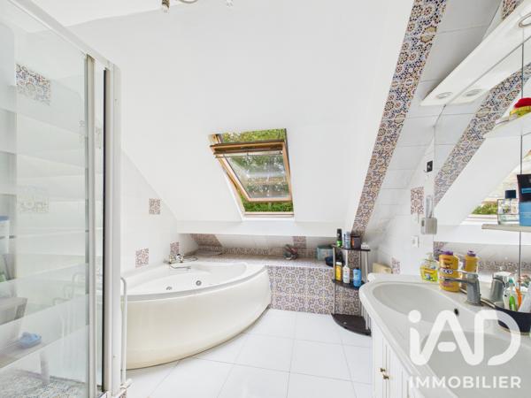 Maison à vendre 7 pièces 152,55 m² Évry-Courcouronnes