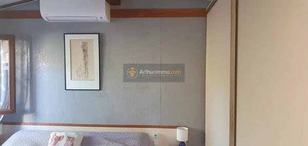 Vente                                                      Terrain
                        
                                         284 m2                     à Fréjus