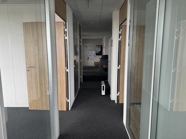 TOURS NORD L'AERONEF BUREAUX A LOUER 132 M² AVEC POSSIBILITE DE PARKINGS