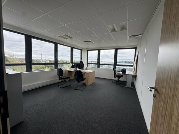 TOURS NORD L'AERONEF BUREAUX A LOUER 132 M² AVEC POSSIBILITE DE PARKINGS