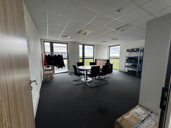 TOURS NORD L'AERONEF BUREAUX A LOUER 132 M² AVEC POSSIBILITE DE PARKINGS