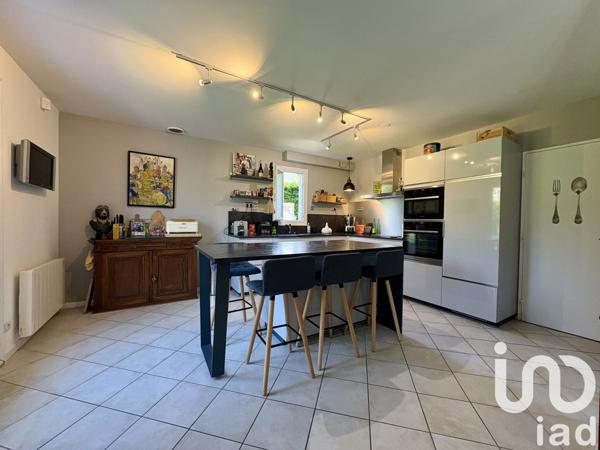 Maison 7 pièces de 180 m² à Marolles-en-Brie (94440)