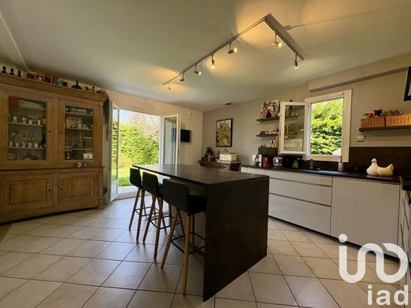 Maison 7 pièces de 180 m² à Marolles-en-Brie (94440)