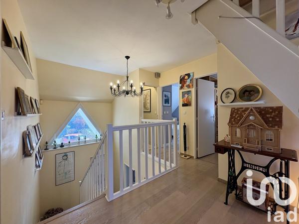 Maison 7 pièces de 180 m² à Marolles-en-Brie (94440)
