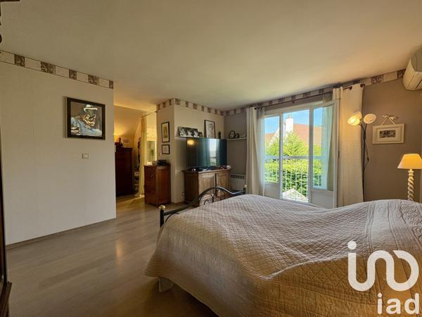 Maison 7 pièces de 180 m² à Marolles-en-Brie (94440)