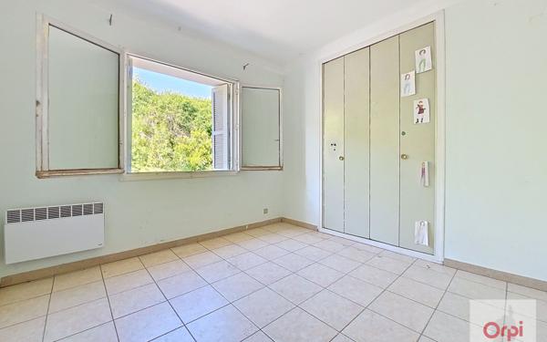 Immeuble à vendre    24 pièces •  Sartène