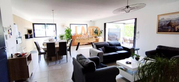 Maison de plain-pied - piscine - au calme - garantie décennale