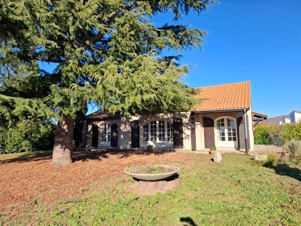 Maison familiale de plain-pied avec sous-sol - 129 m² habitables – 290 000 €