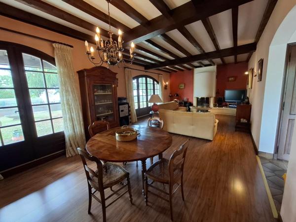 Maison familiale de plain-pied avec sous-sol - 129 m² habitables – 290 000 €