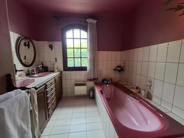 Maison familiale de plain-pied avec sous-sol - 129 m² habitables – 290 000 €