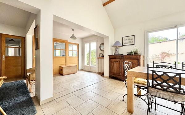 Maison à vendre    8 pièces • 186,18 m2 Chartres