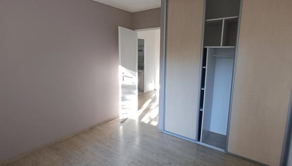 Maison récente à vendre 6 pièces NERSAC (16) . 4 chambres. 1 s de bains, 1 salle d'eau. 2 WC. Terrain clos.